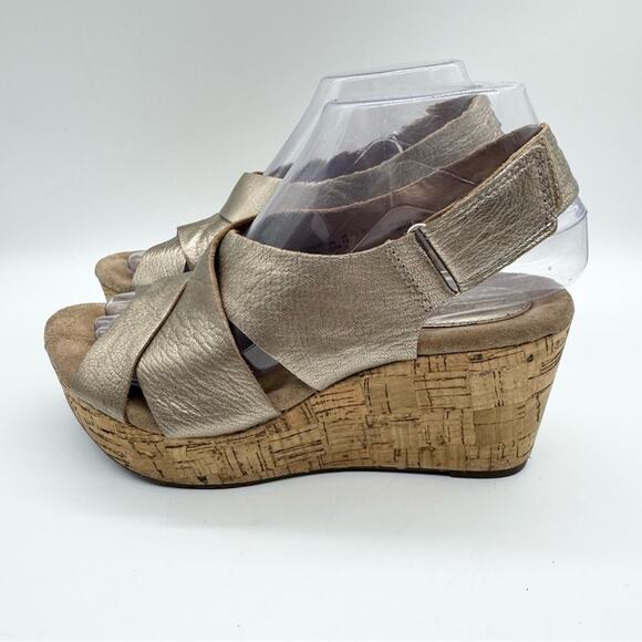 CLARKS Caslynn Diem High Heel Wedge Sandal Gold Metallic Size 7 Office Dressy - Picture 8 of 14